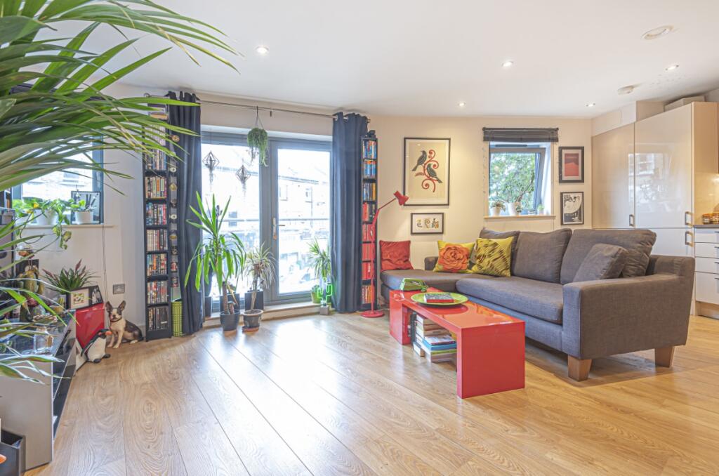 Apartment in London - More