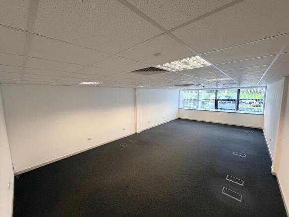 750 sqft office