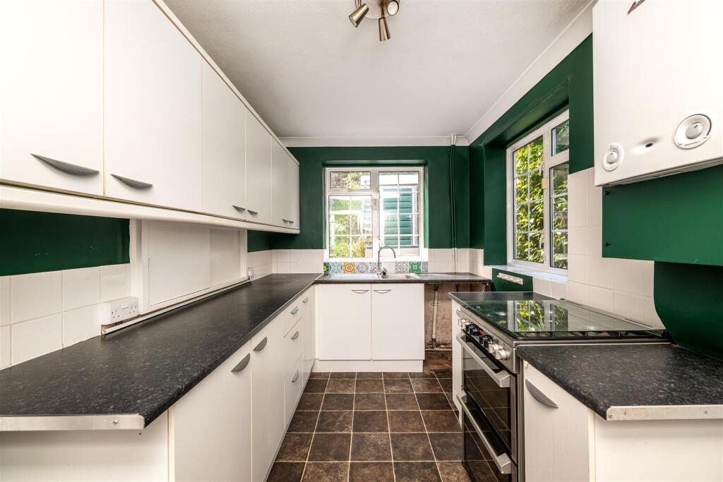 House in Hemel Hempstead, High Wycombe Community Board - More