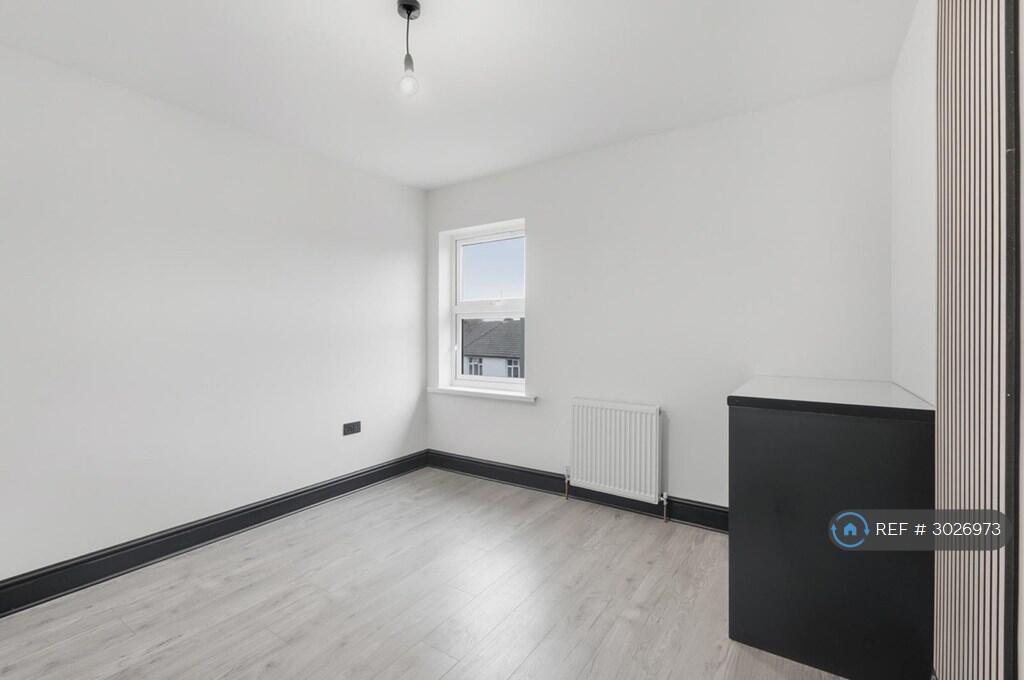 House in Redhill - View 5