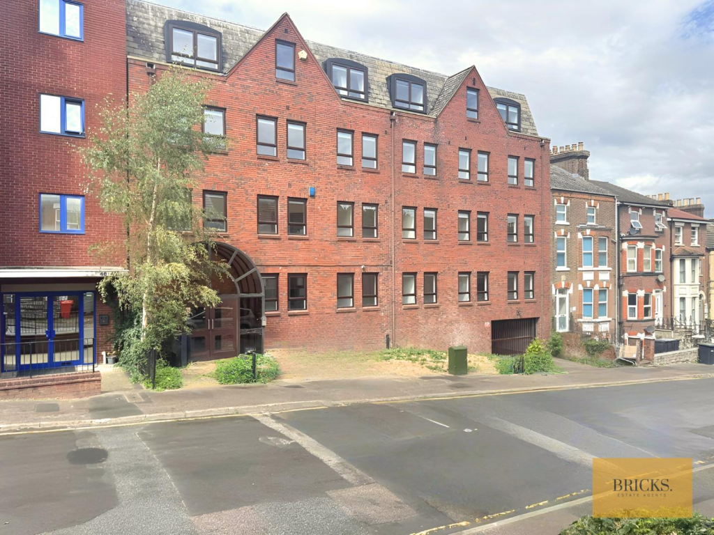 Main image of property: Flat 4, Rothesay Road, Luton