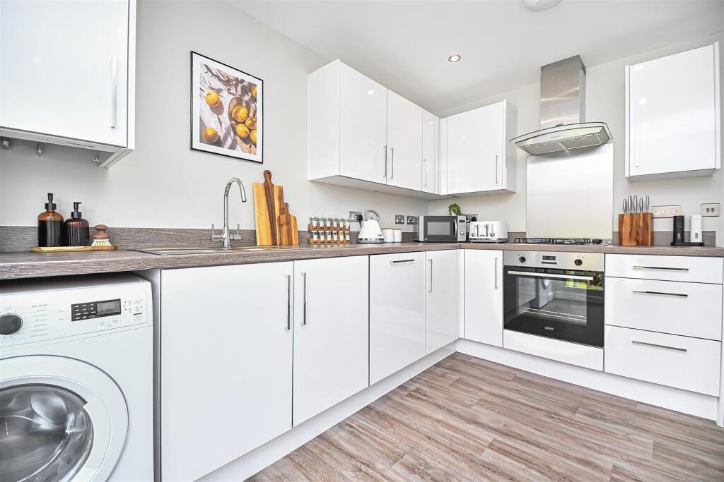 House in Wigan, Waterside Point, Bedford - View 4