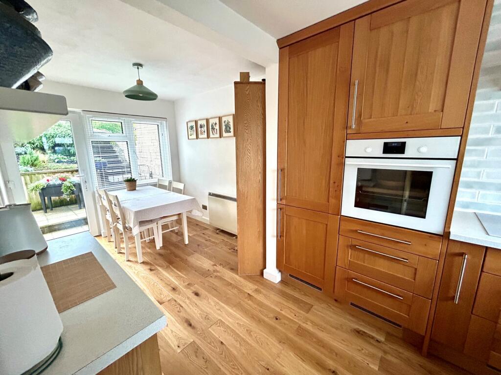 Font Villas, West Coker, BA22 – pohled 5