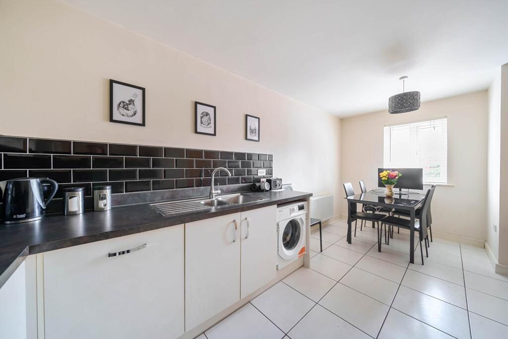 House in Milton Keynes - View 3