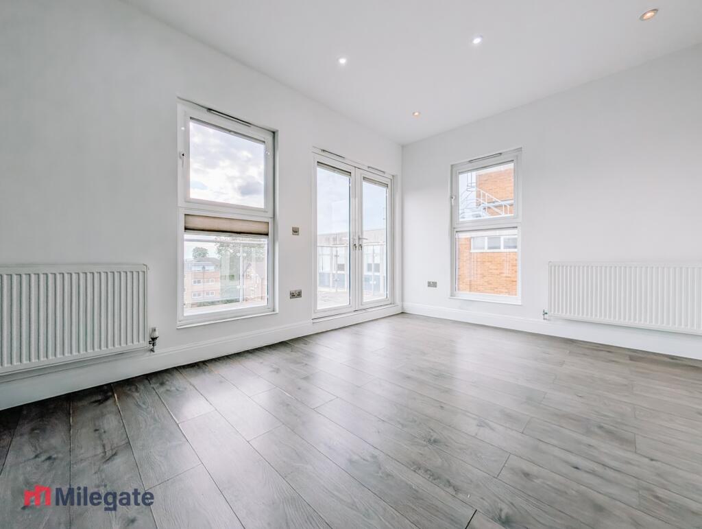 Apartment in London, Bromley Park, Plaistow - View 2