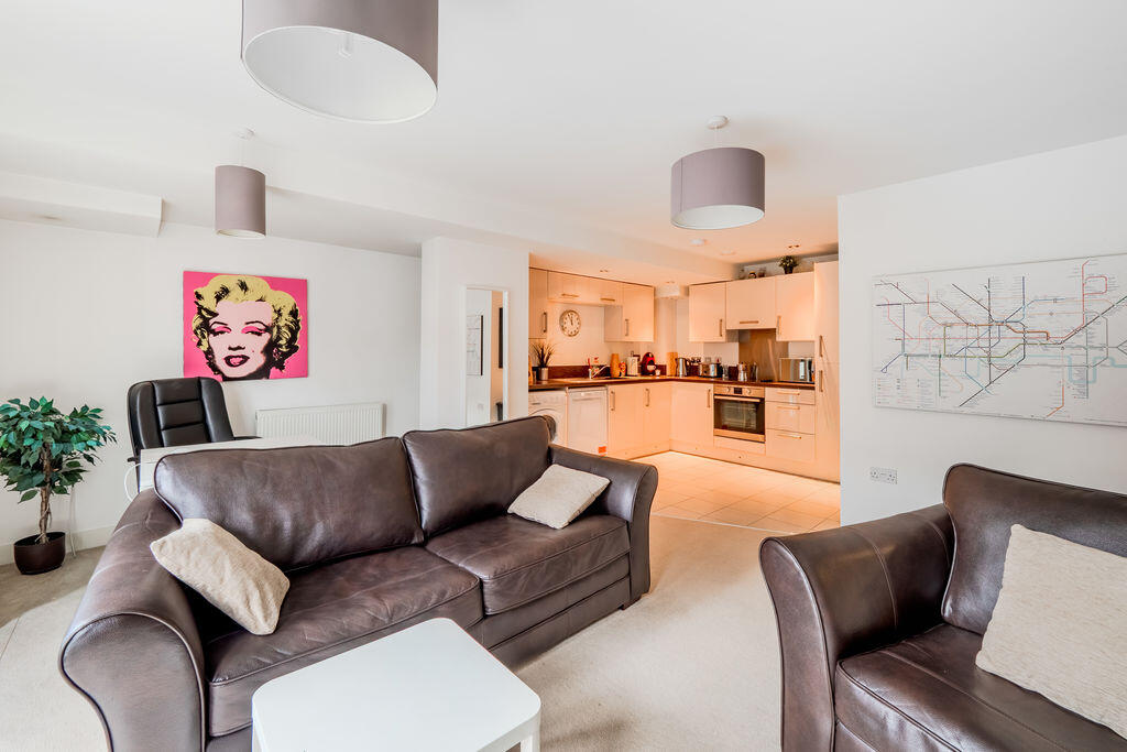 Apartment in Bristol - View 3