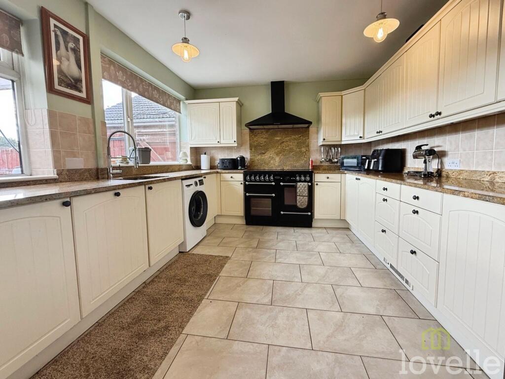 House in Lincoln - View 5