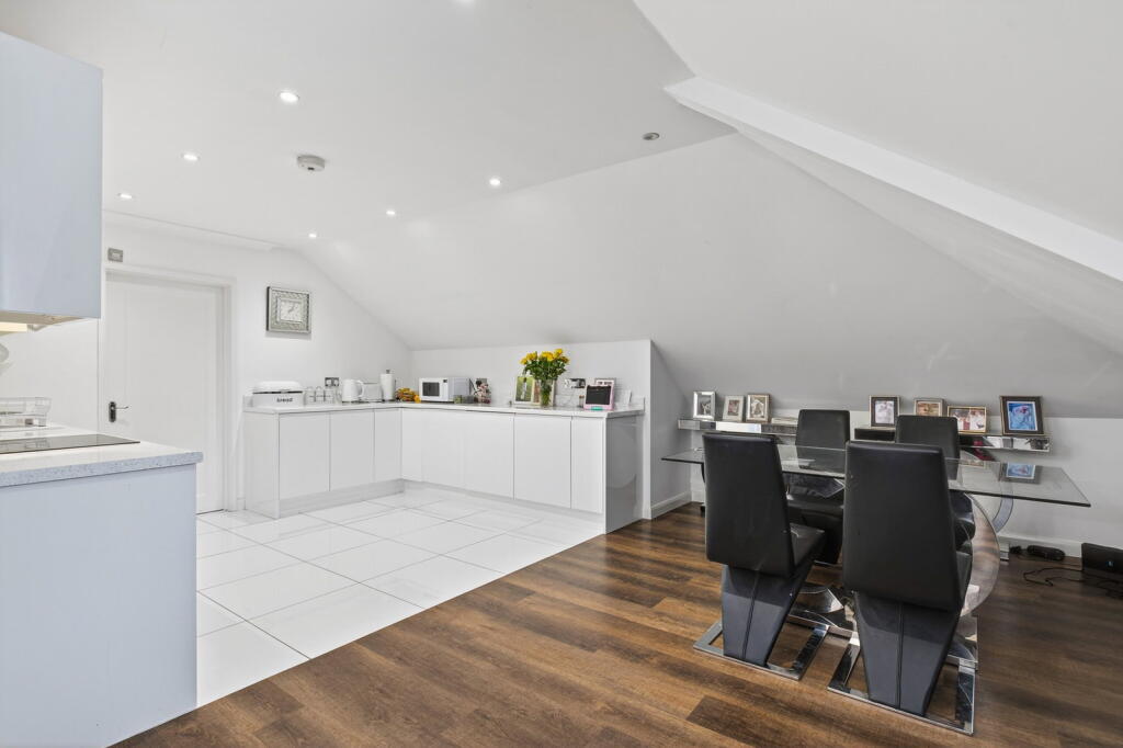 Woodleigh Place, Corby, NN17 1LY photo 4