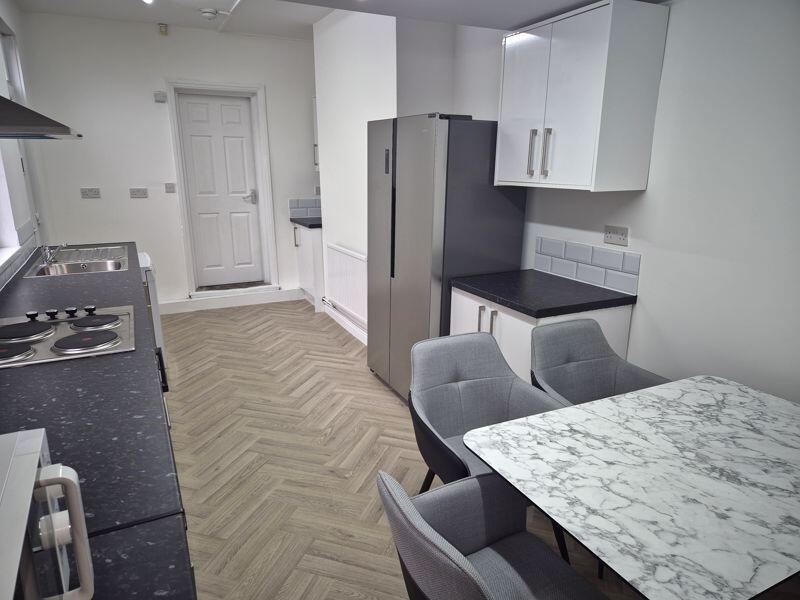 House in Leeds, Headingley Hill, Headingley - View 4