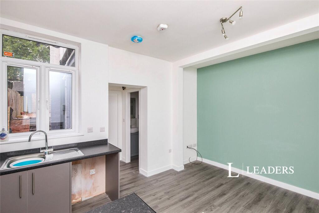 1-bed apartment on 16, Crompton Street, £88,550