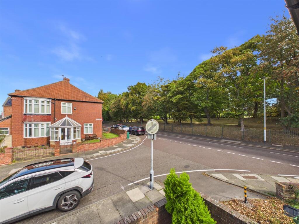 Maple Grove, Gateshead photo 4