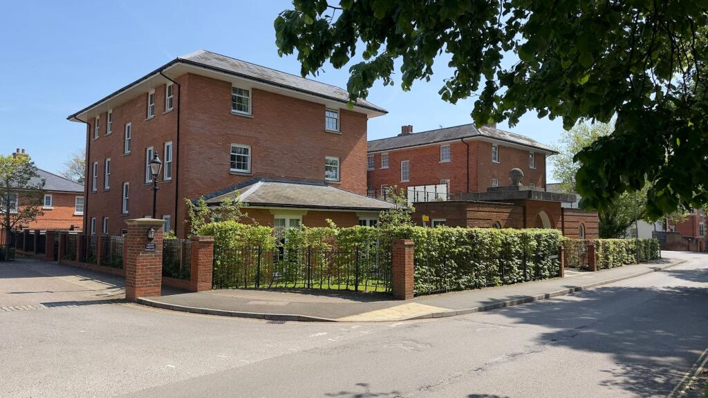 Main image of property: High Street, Hampshire, RG27