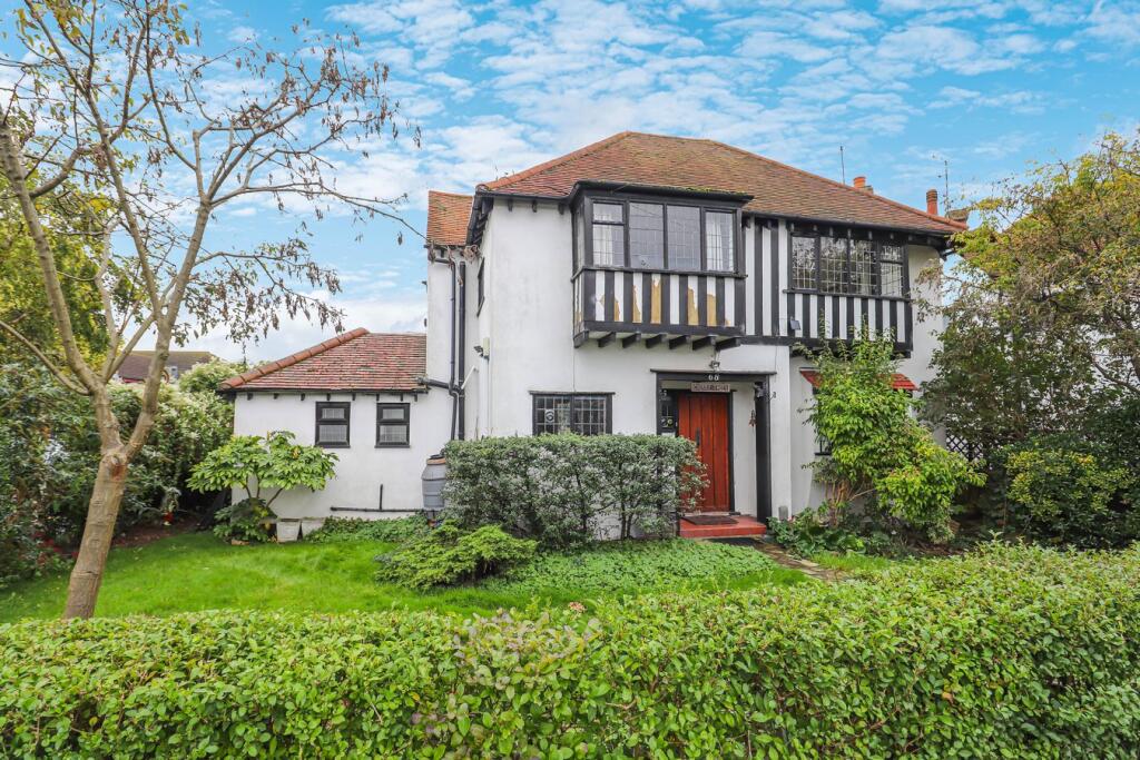 3-bed detached on Caulfield Road, Shoeburyness, SS3, £500,000