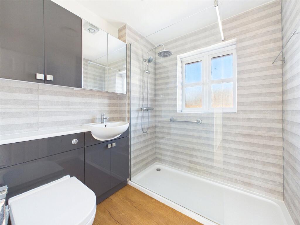 House in Worcester - View 5