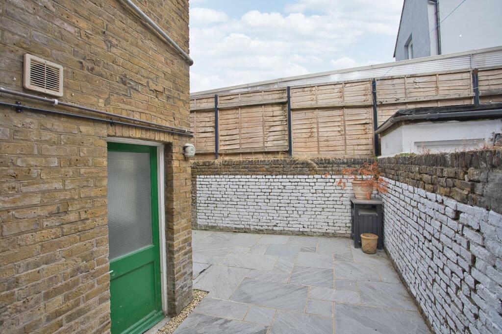 Apartment in Canterbury - View 5