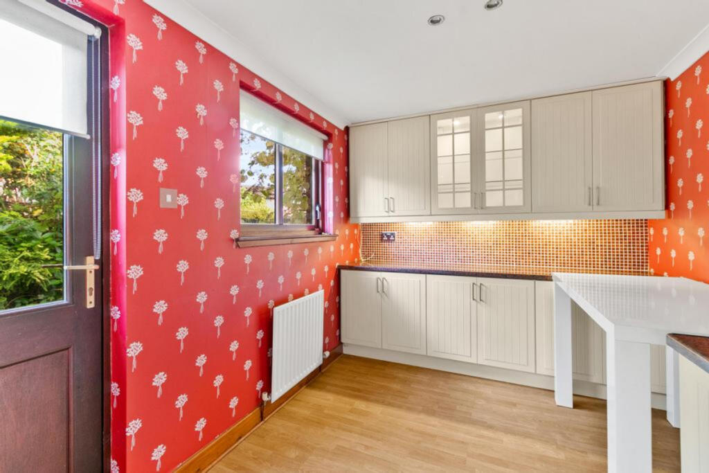 House in Glasgow, Southpark Village, Darnley - More