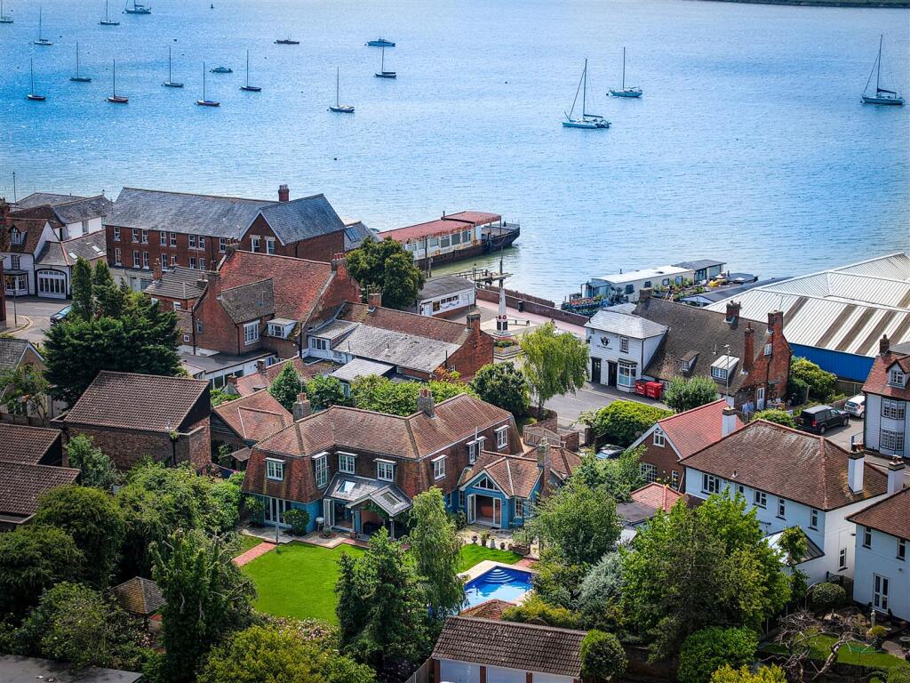 Main image of property: High Street, Burnham-On-Crouch