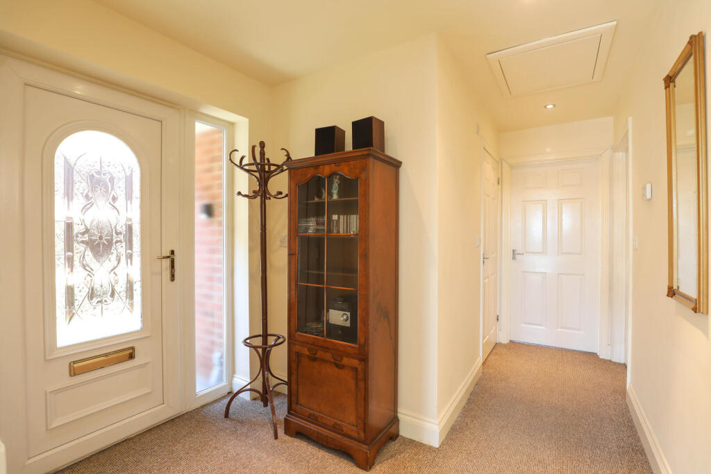 House in Burton Latimer - View 5