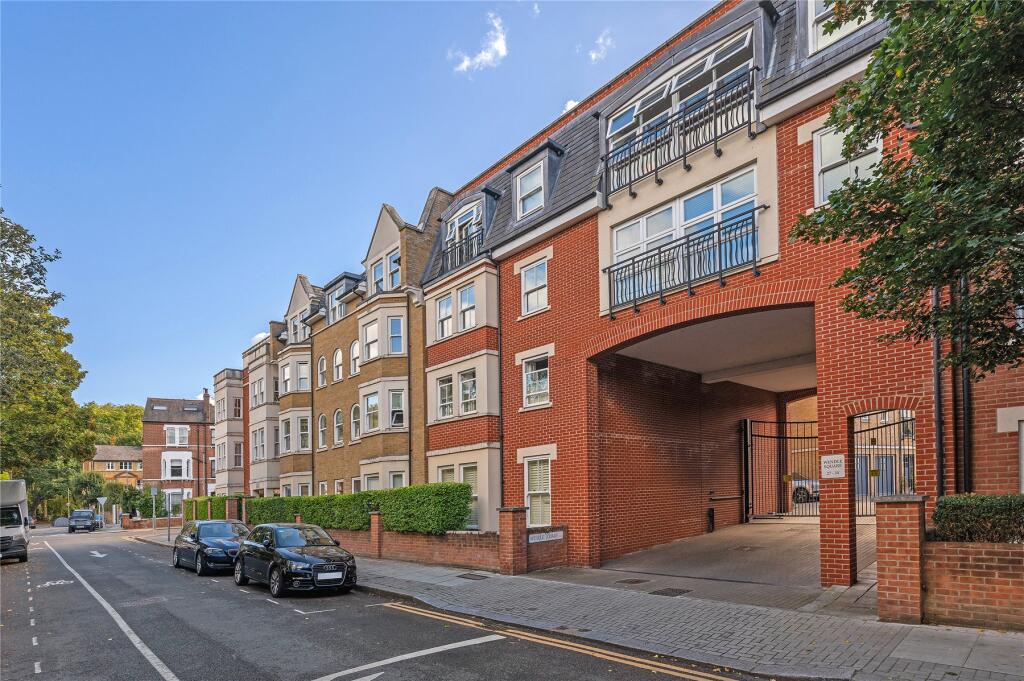 Apartment in London - More