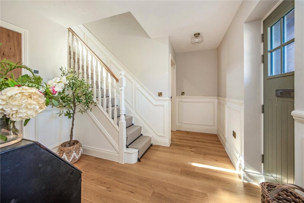 House in East Hampshire, East Meon - More