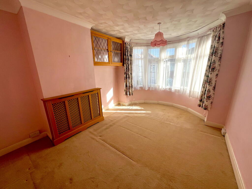 House in Portsmouth - More