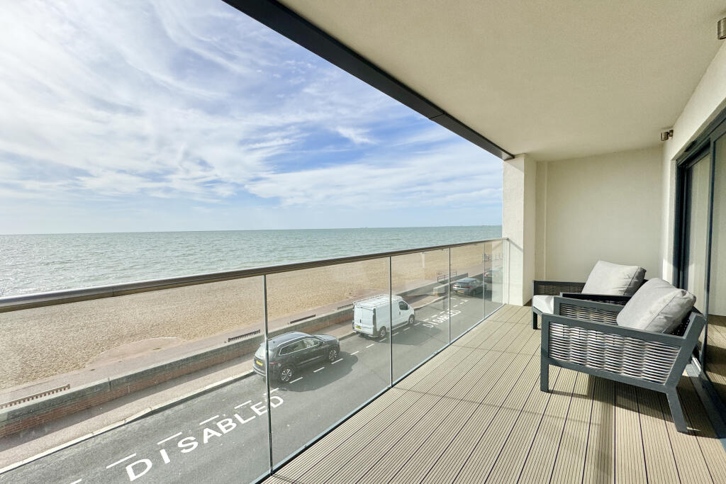 West Parade, Hythe, Kent photo 2