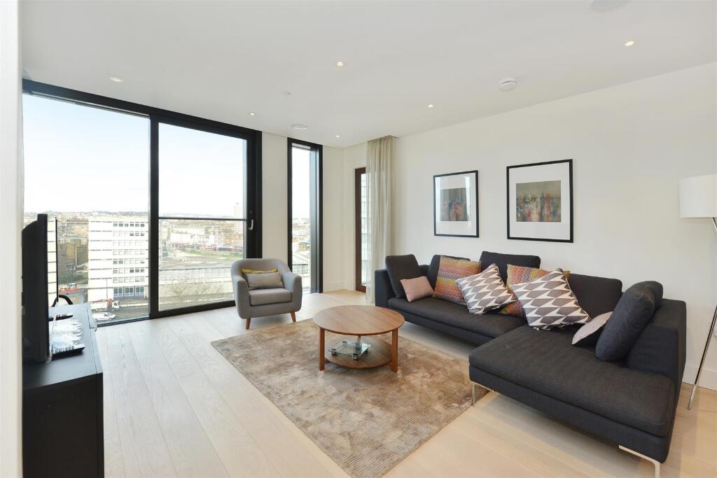 2-bed flat on 3 Merchant Square, Paddington W2, £1,395,000