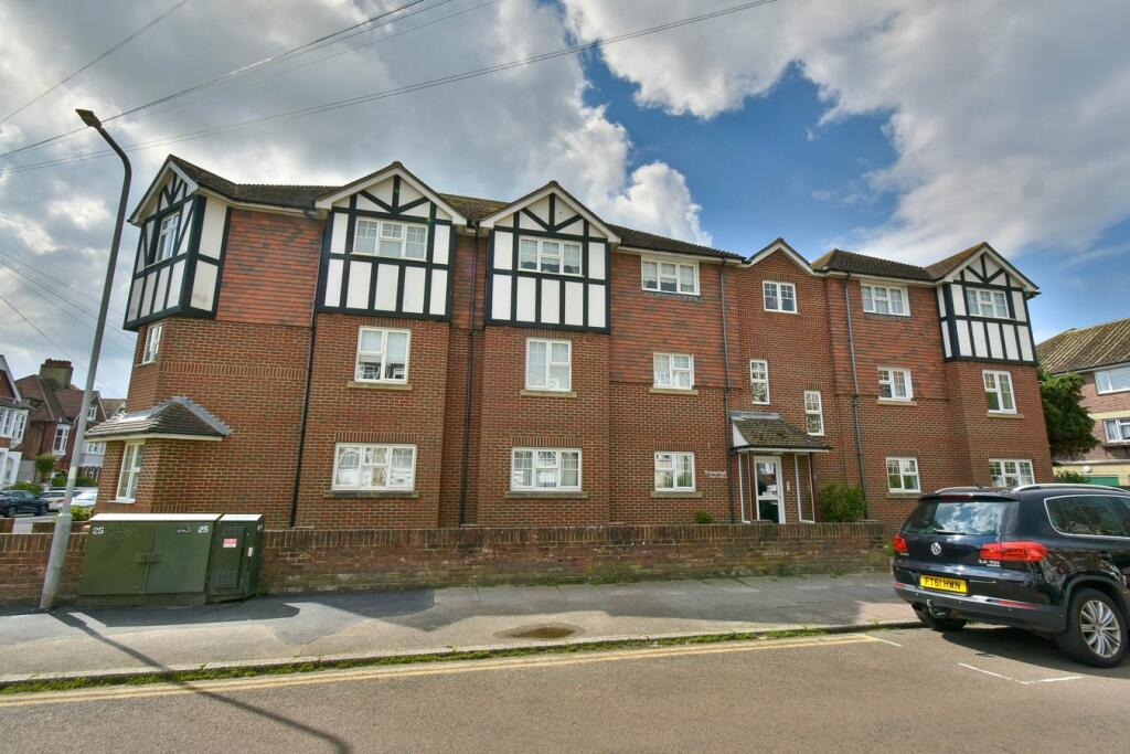 Main image of property: 16 Cantelupe Road, Bexhill-on-Sea, TN40