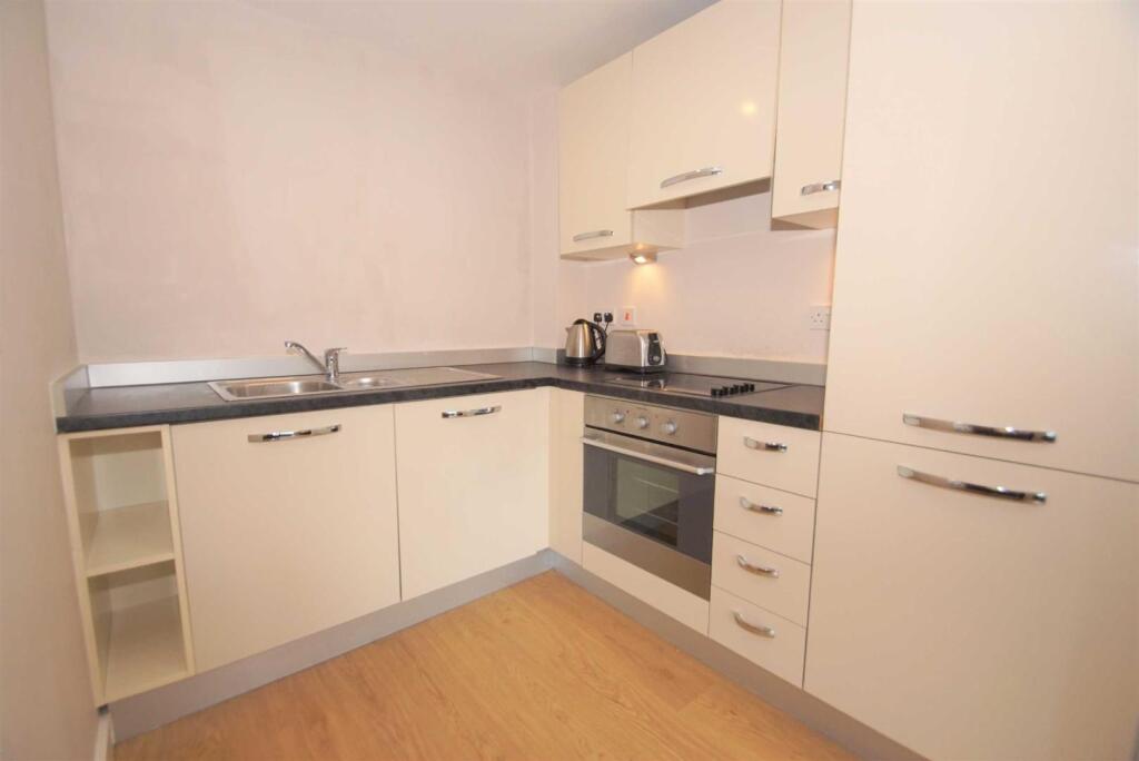 Apartment in Leeds - View 4