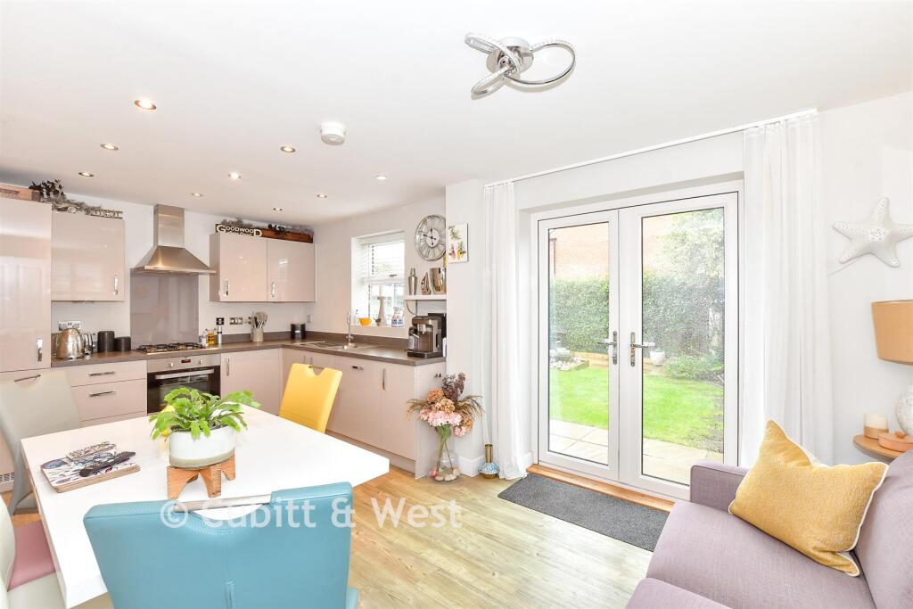 House in Portsmouth - View 4