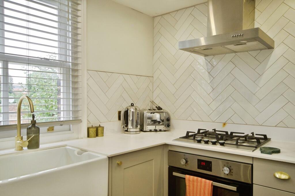 Apartment in London - More