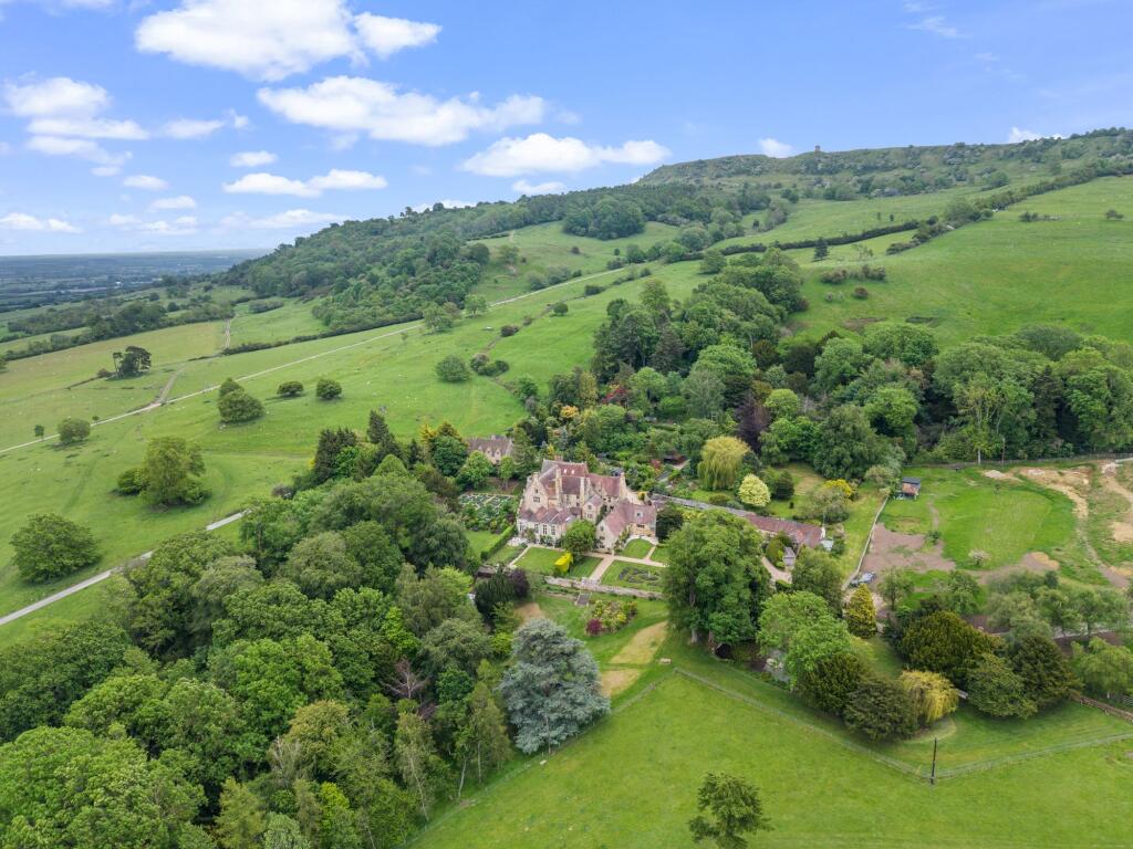 Main image of property: Eckington, Woollas Hall, WR10
