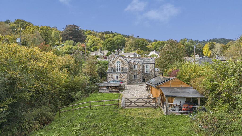 5-bed detached on Middlewood, North Hill, Launceston | 1 Acre, £650,000