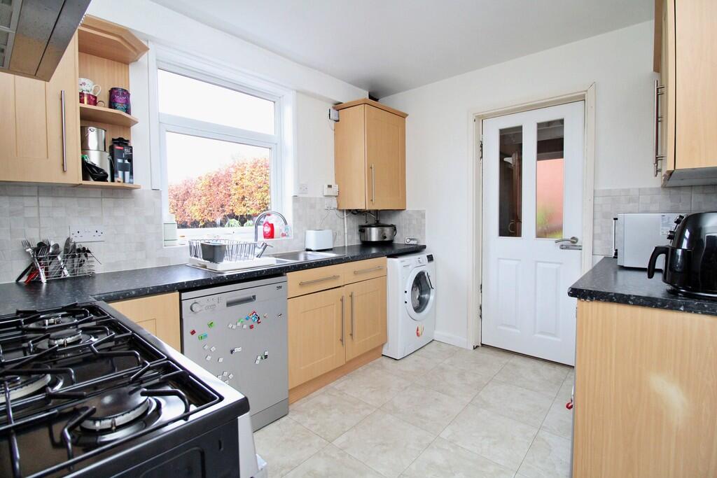 Saunton Road, Rugby photo 3