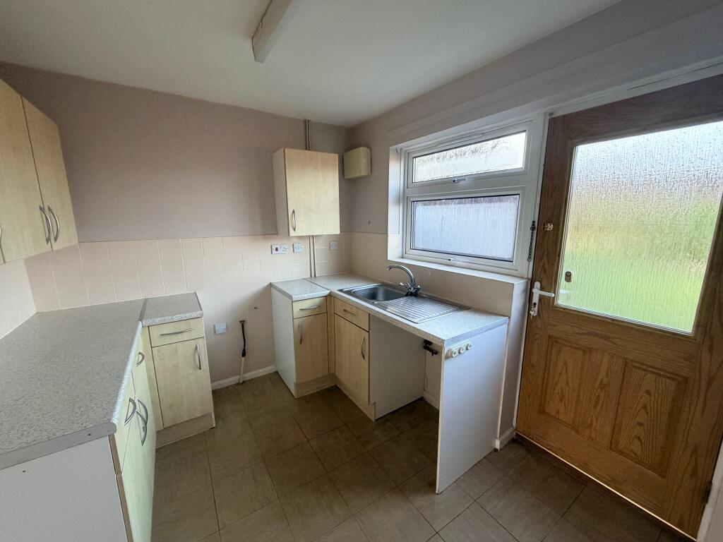 6 Emery Close, Brampton, Huntingdon PE28 4UW photo 3
