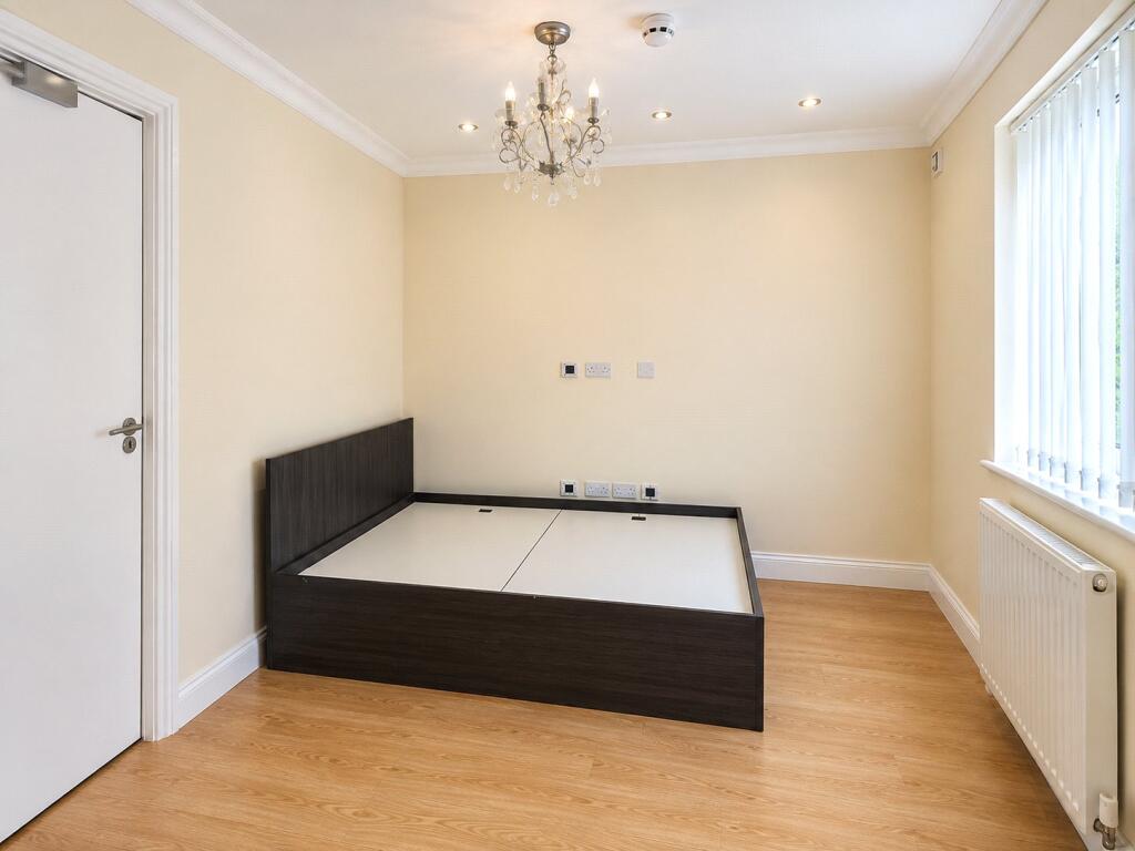 House in Twickenham - View 5