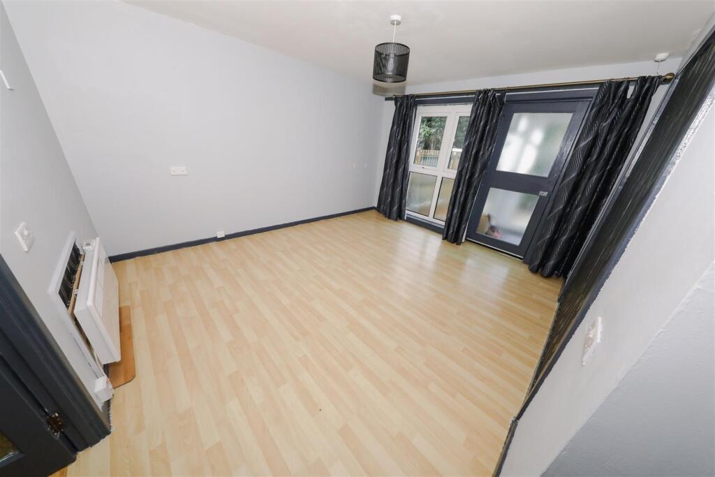 House in Glenrothes, Pitteuchar - View 4