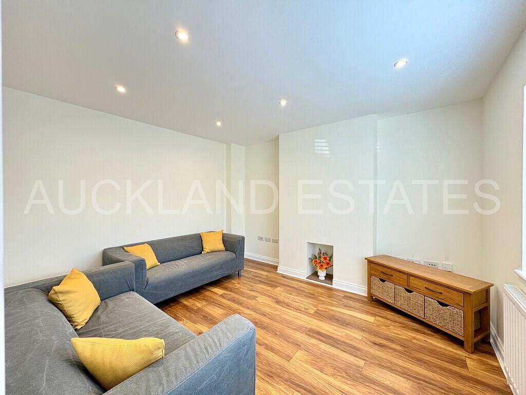 House in Enfield - View 5