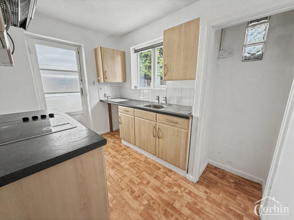 House in Kinson, Ensbury, Bournemouth - View 4
