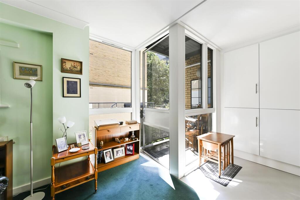 Apartment in London - More
