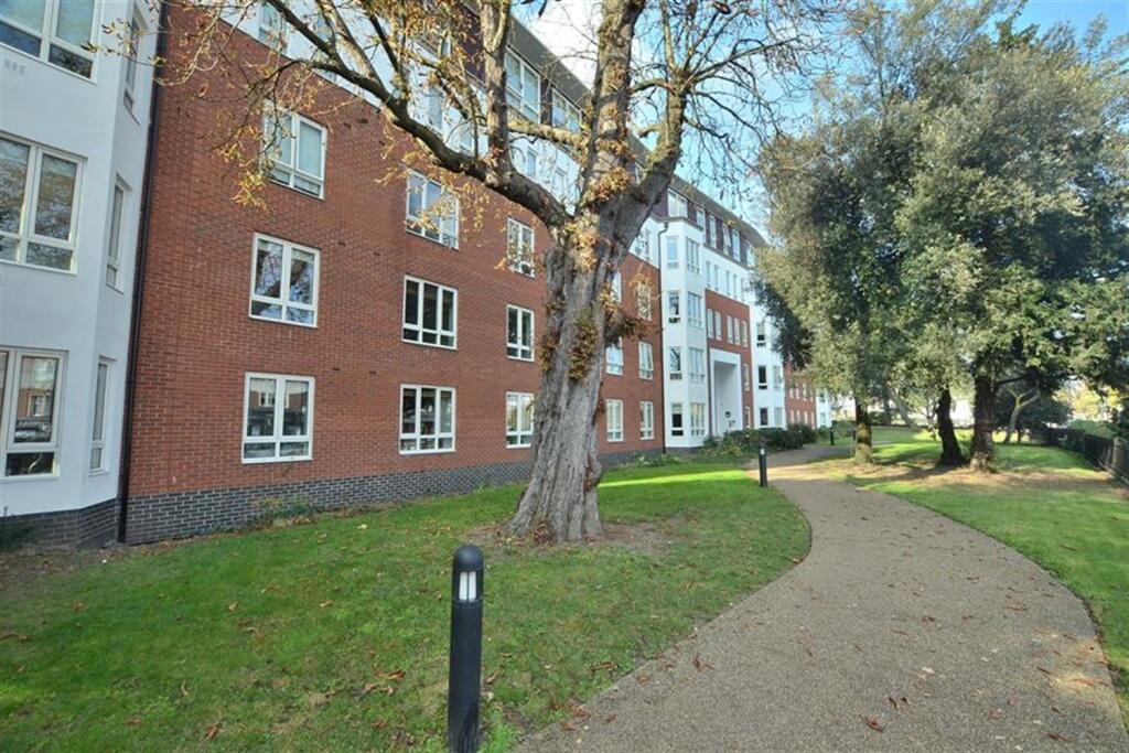 Main image of property: High Road, South Woodford, E18