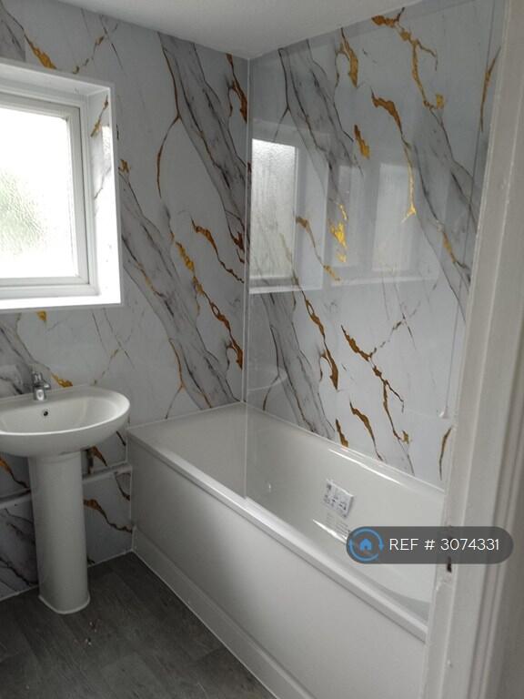 Apartment in Milton Keynes - View 5