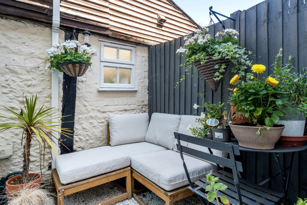 House in Guildford - View 5
