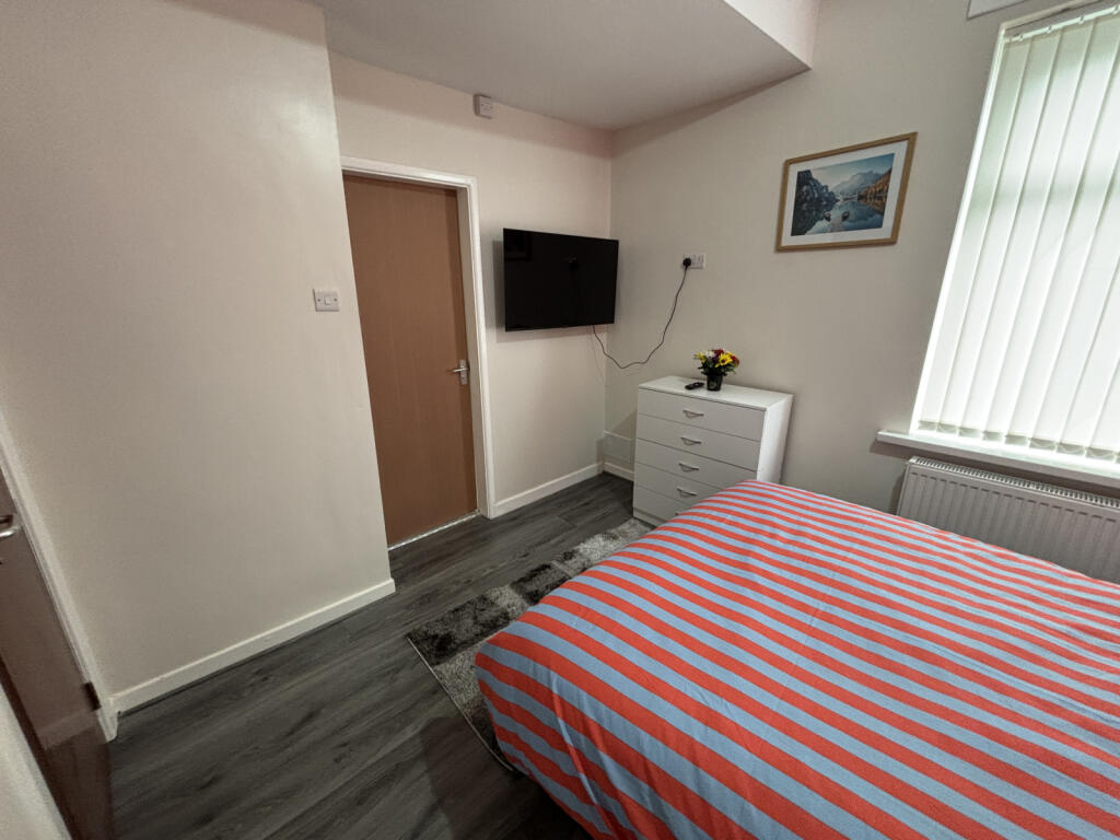 3 bedroom end of terrace house for rent