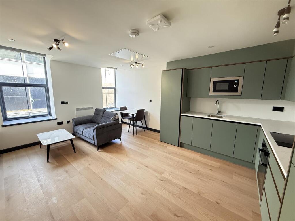 Apartment in Bangor, Gwynedd - View 2
