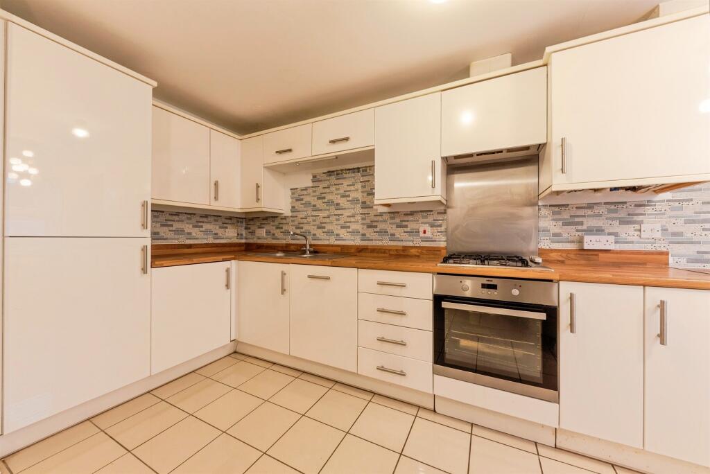 House in South Kesteven, Grantham - View 3