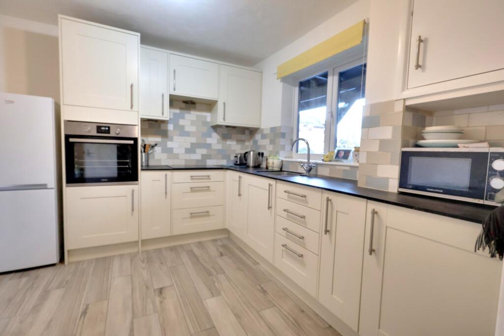 Swallow Court, Clanfield - View 4