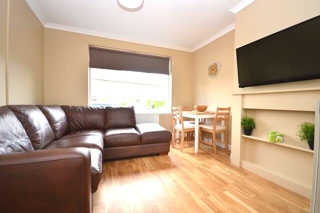 Apartment in Edinburgh - More