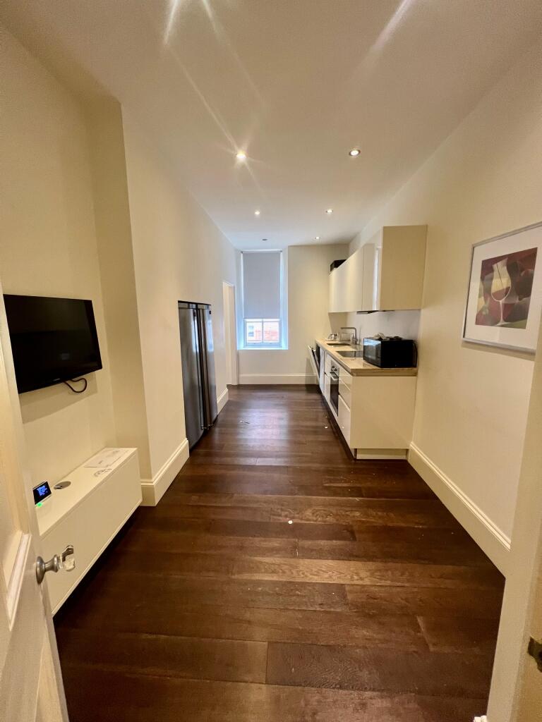 Apartment in London - More