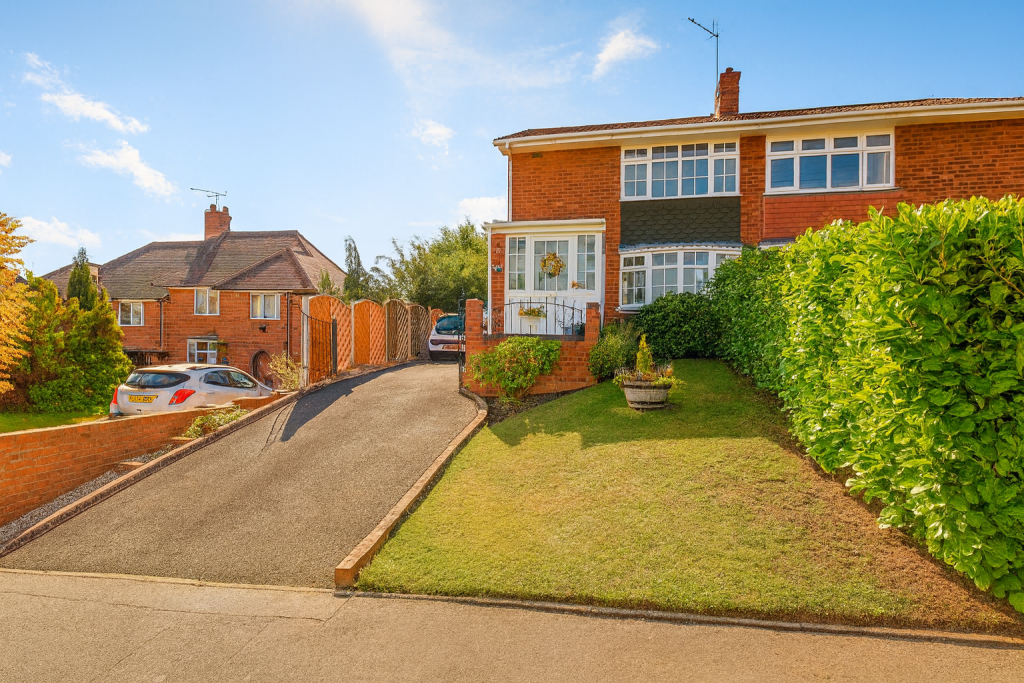 Main image of property: Ashwood Avenue, Wordsley, DY8 5DF
